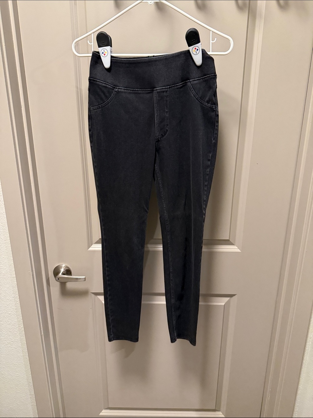 HALARA Black Pull-On Jeggings - Sleek Everyday Style